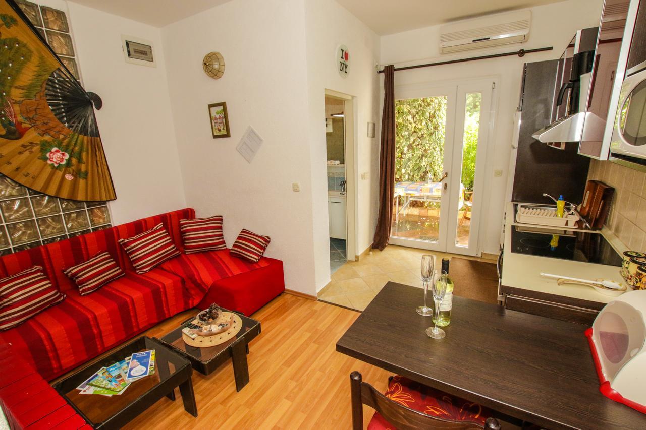 Apartments Finida Porec Exterior photo